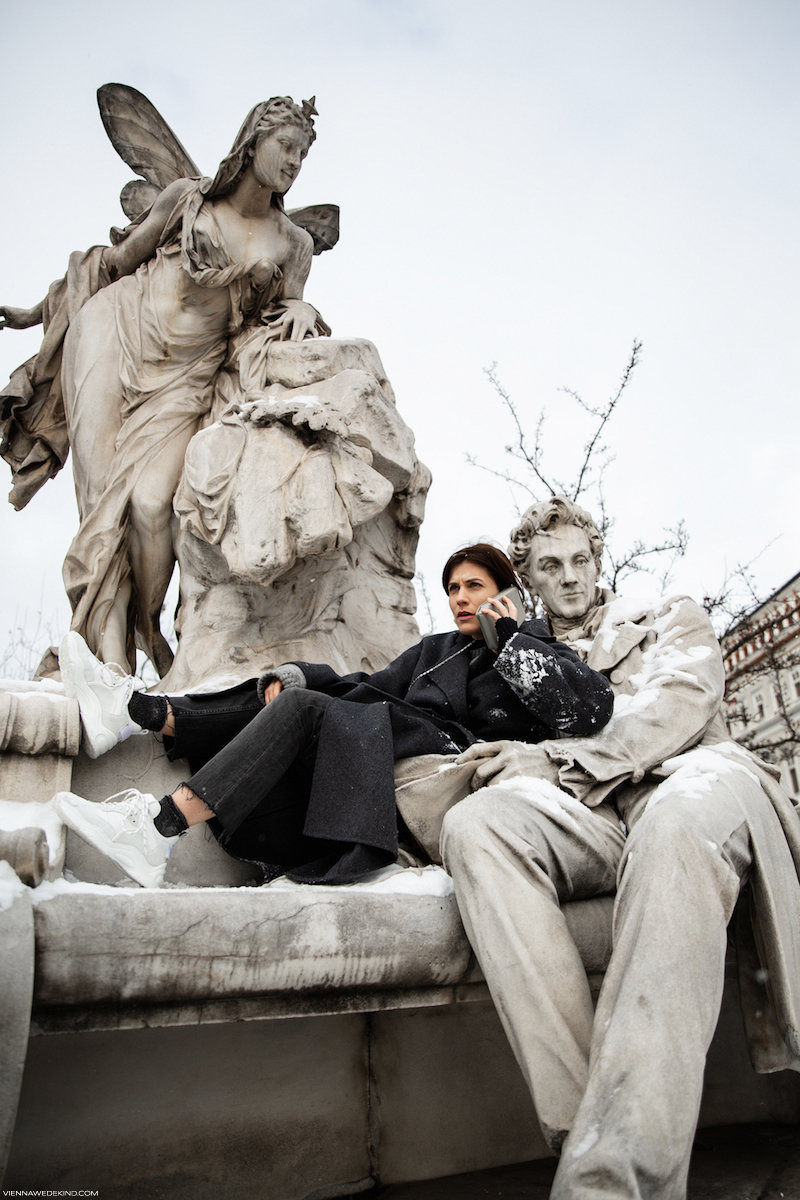 Nanushka-Alamo-Coat-Maison-Etnad-Eloine-Bag-VIENNA-WEDEKIND (3)