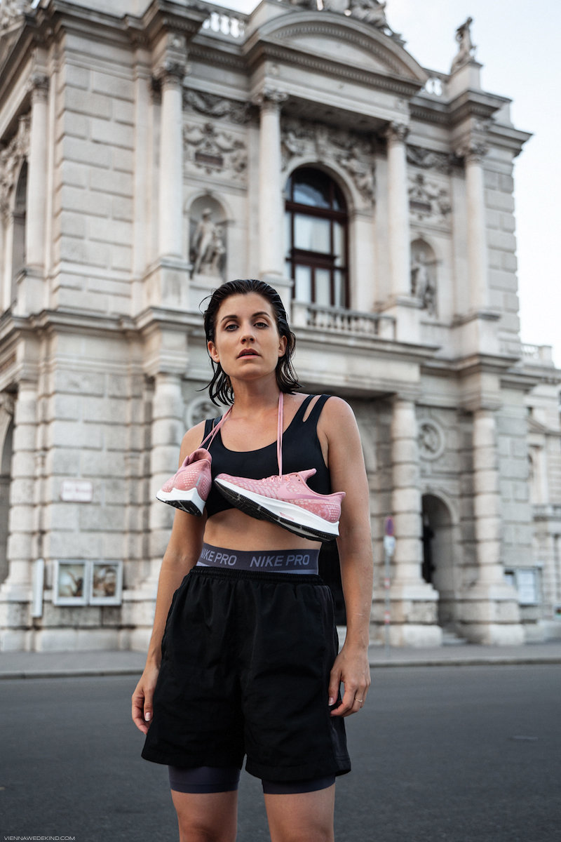 Nike-Air-Zoom-Pegasus-35-Metallic-Sheen-Collection-VIENNA-WEDEKIND (2)