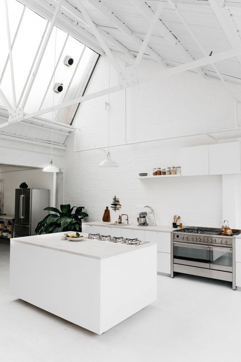 East-London-industrial-kitchen-studio-apartment-Rye-London-VIENNA-WEDEKIND