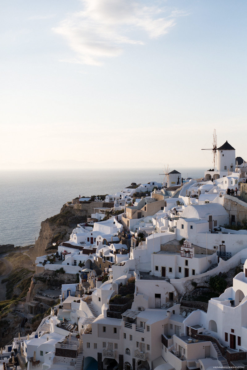 Santorini-Oia-Greece-Travel-Guide-VIENNA-WEDEKIND (1)